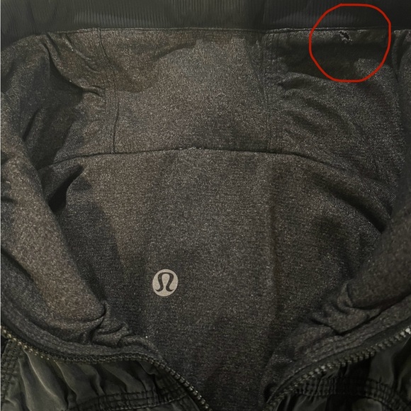 Lululemon Cool Down Reversible Ruched Jacket – Size 6 – Black/Grey - Picture 10 of 10